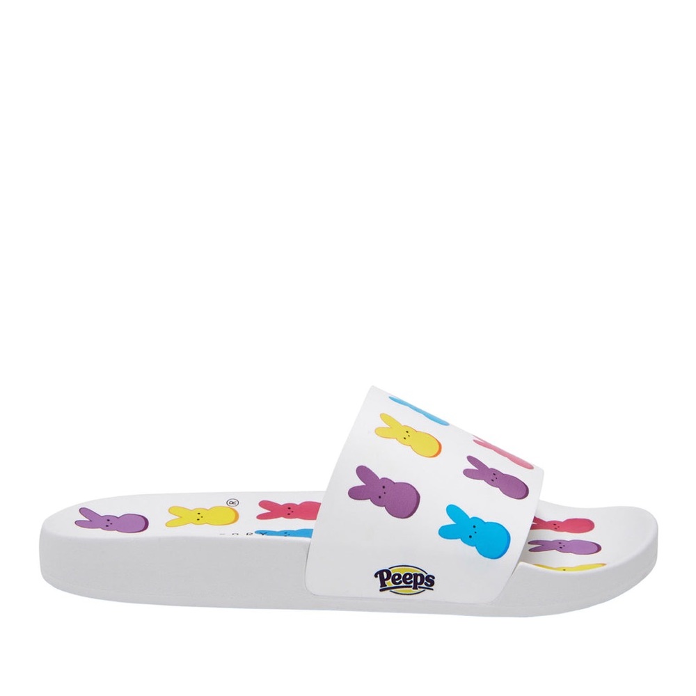 KATY PERRY women’s Relax poolside in the Peeps Bunny Slide - Picture 4 of 16